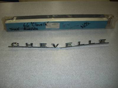 1966 Chevy Chevelle Malibu Trunk Emblem NOS GM #4227111 / #7582450