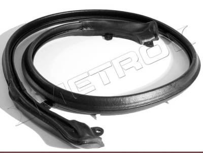 CONVERTIBLE TOP HEADER SEAL  WITH MOLDED ENDS